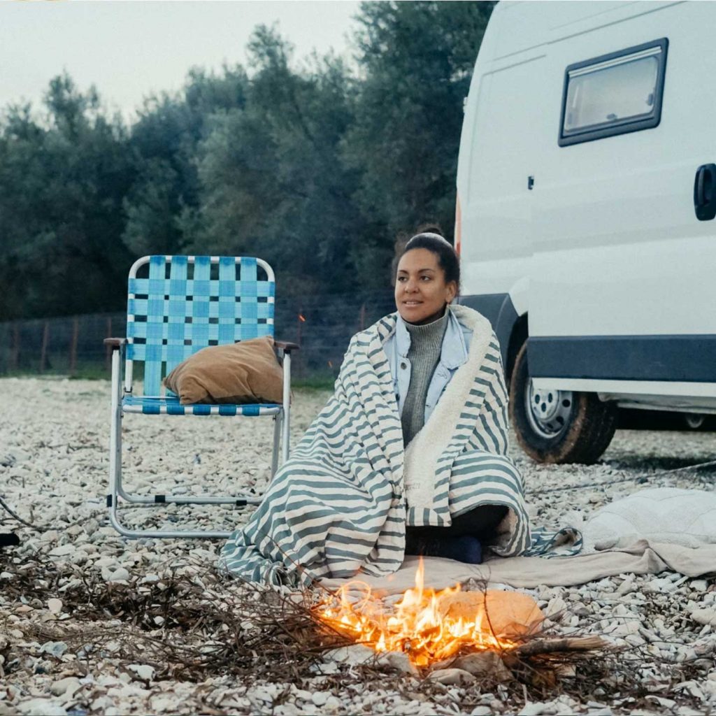 Kuscheldecke für Camping, Vanlife, Roadtrip und Lagerfeuer